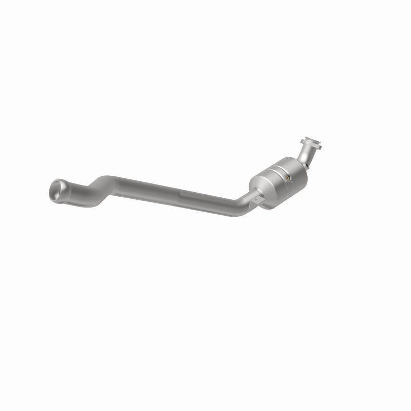 MagnaFlow Direct Fit Catalytic Converter 2006-2011 R350 3.5 L Underbody