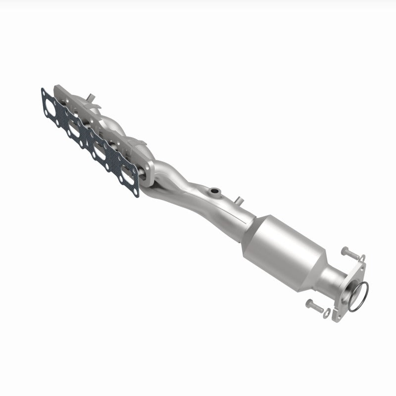 MagnaFlow Direct-Fit SS Catalytic Converter 04-06 Nissan Titan 5.6L V8 (California)