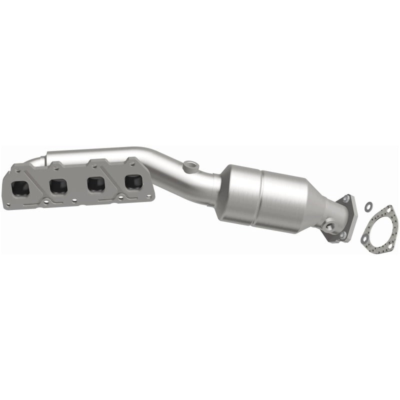 MagnaFlow Direct Fit Catalytic Converter 02-04 Volkswagen Passat 4.0L