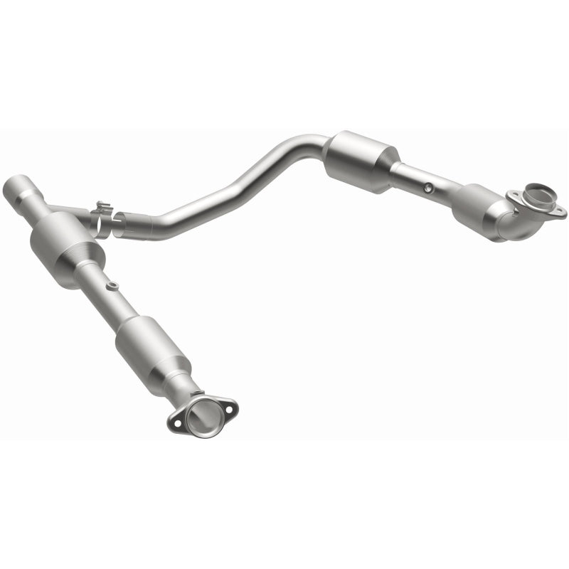 MagnaFlow Direct Fit Catalytic Converter 05-06 Ford E-350 Super Duty 5.4L