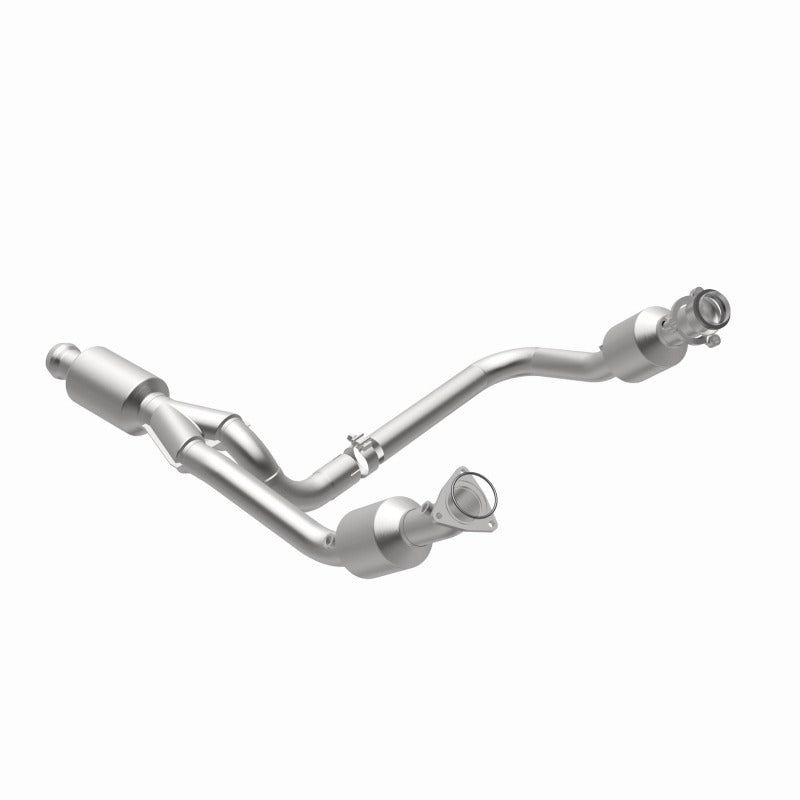 MagnaFlow 14-15 Chevrolet Silverado 1500 Underbody 4.3L / 5.3L Direct-Fit Catalytic Converter