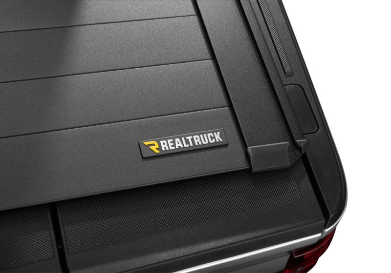 RealTruck 04-24 Nissan Titan CC 5.5ft Bed (w or w/o Utilitrack) RetraxPRO EZ-Off FRC-4000