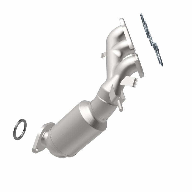 MagnaFlow Direct Fit Catalytic Converter 14-15 Toyota Highlander 3.5L Manifold