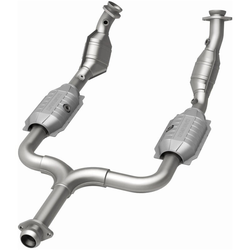 MagnaFlow Direct Fit Catalytic Converter 99/01-03 Ford Mustang 3.8L