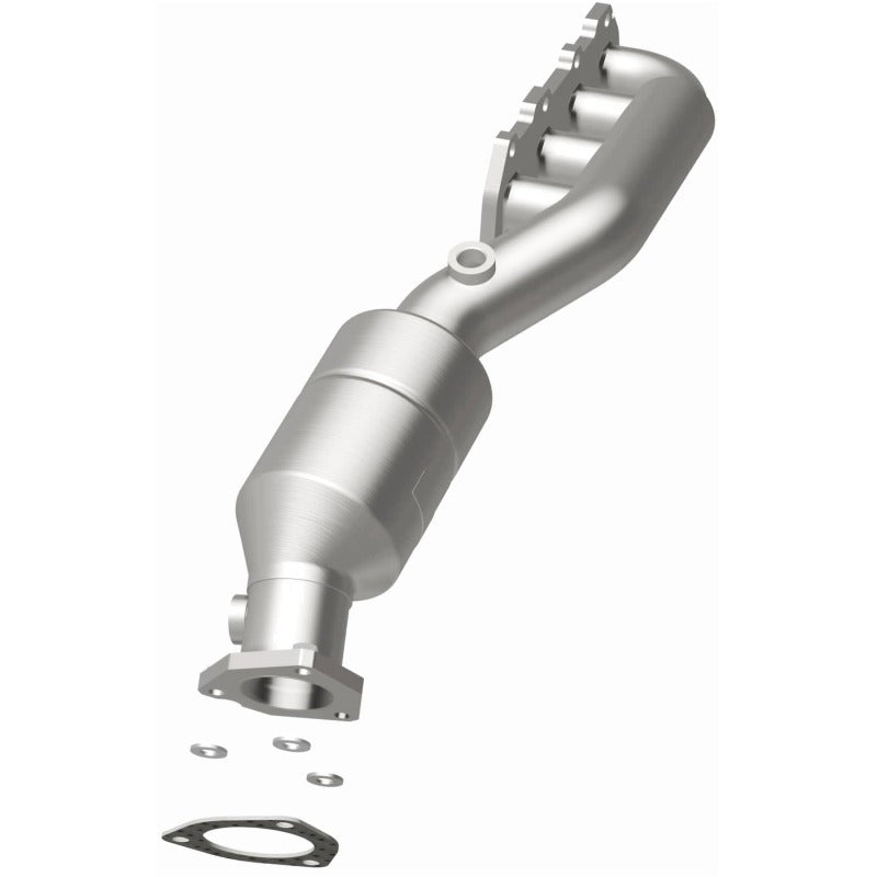 MagnaFlow Direct Fit Catalytic Converter 02-04 Volkswagen Passat 4.0L