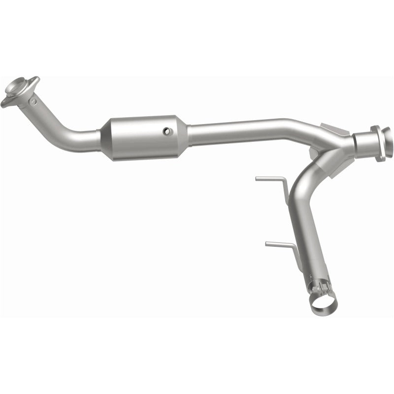 MagnaFlow Direct Fit Catalytic Converter 05-06 Lincoln Navigator 5.4L w/ 3in Main Piping