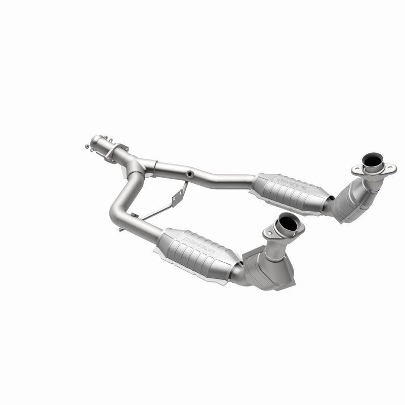 MagnaFlow Direct Fit Catalytic Converter 96-98 Ford Mustang 3.8L