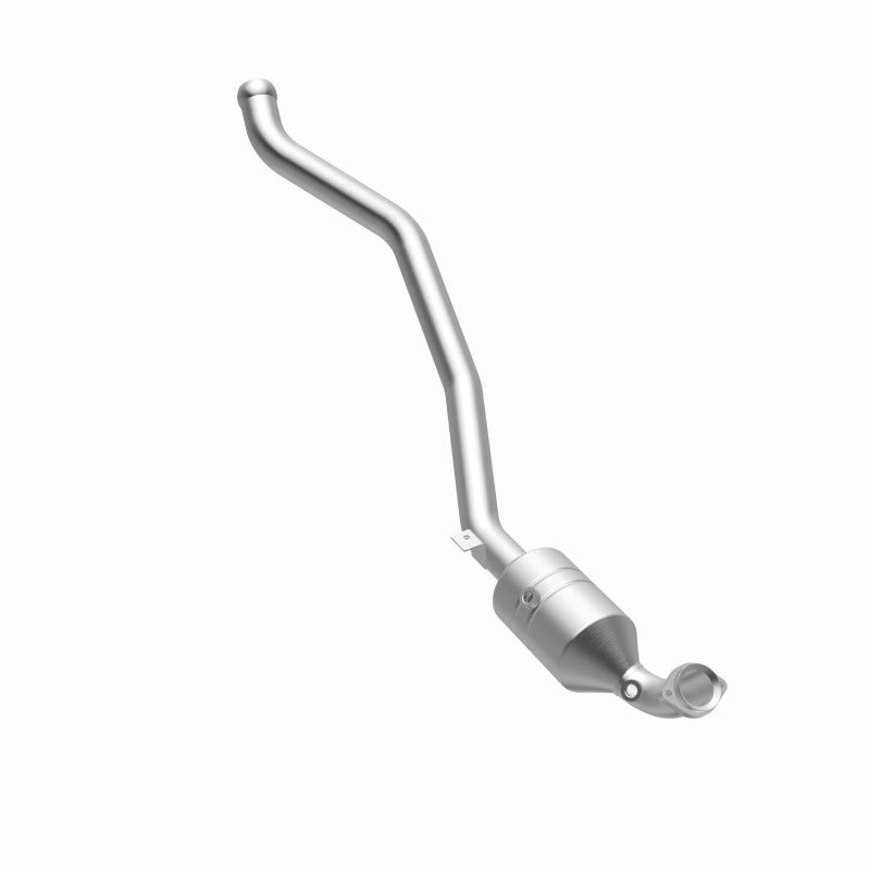 MagnaFlow Direct Fit Catalytic Converter 2006-2011 R350 3.5 L Underbody