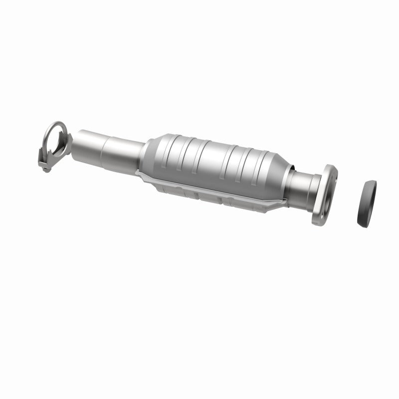 MagnaFlow Direct Fit Catalytic Converter 04-06 Toyota Sienna 3.3L AWD Rear