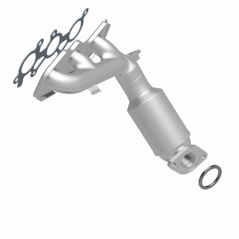 MagnaFlow Direct Fit Catalytic Converter 14-15 Toyota Highlander 3.5L Manifold