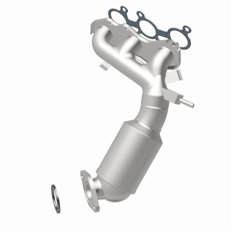 MagnaFlow Direct Fit Catalytic Converter 14-15 Toyota Highlander 3.5L Manifold
