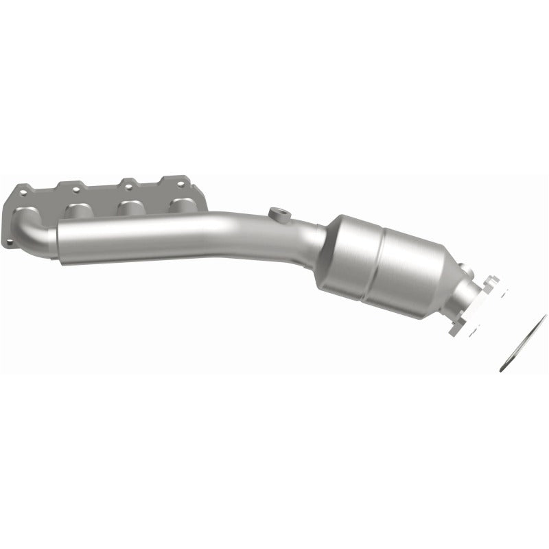 MagnaFlow Direct Fit Catalytic Converter 02-04 VW Passat 4.0L