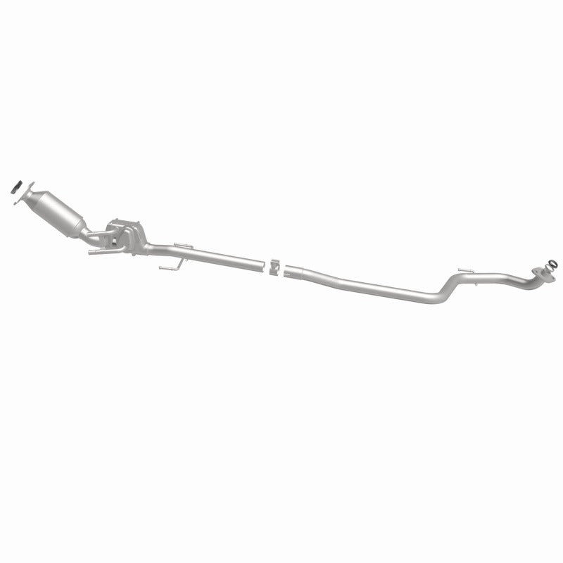 MagnaFlow Direct Fit Catalytic Converter 12-13 Toyota Prius C Base Underbody 1.5L