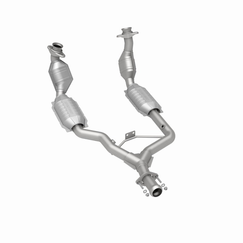 MagnaFlow Direct Fit Catalytic Converter 96-98 Ford Mustang 3.8L