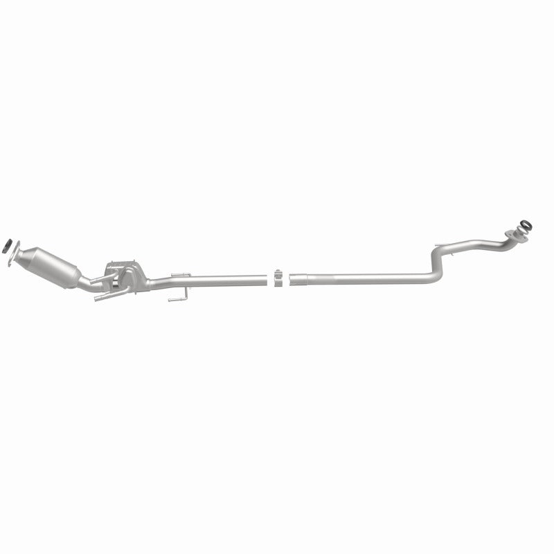 MagnaFlow Direct Fit Catalytic Converter 14-19 Toyota Prius C Base Underbody 1.5L