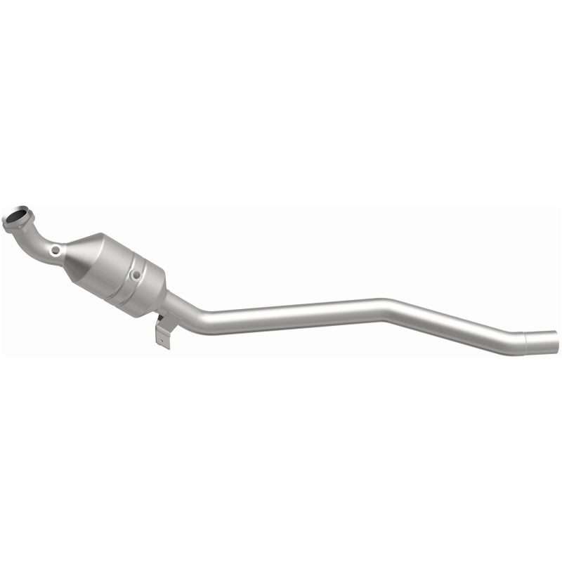 MagnaFlow Direct Fit Catalytic Converter 2006-2011 R350 3.5 L Underbody