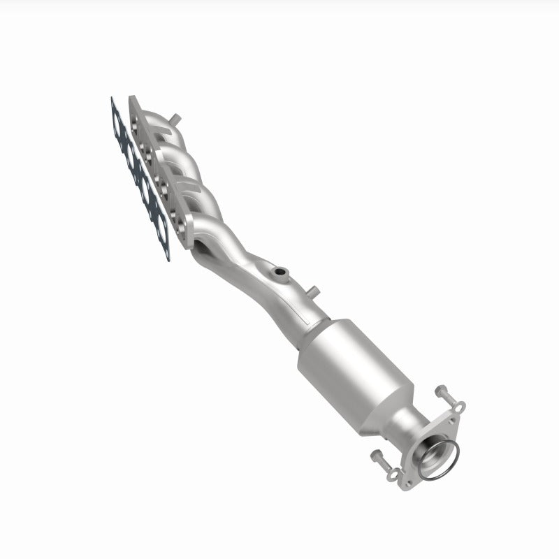 MagnaFlow Direct-Fit SS Catalytic Converter 04-06 Nissan Titan 5.6L V8 (California)