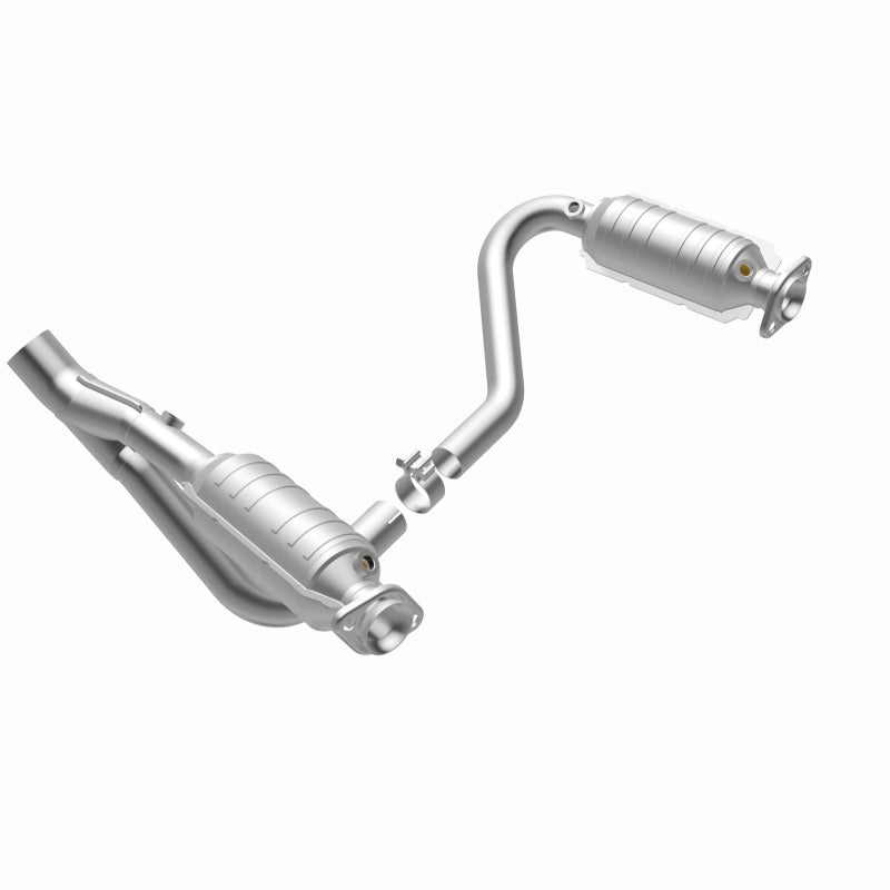 MagnaFlow Direct Fit Catalytic Converter 05-07 Dodge Durango 3.7L/4.7L