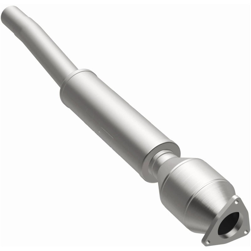 MagnaFlow Direct Fit Catalytic Converter 03-06 VW Phaeton 4.2L PS Rr