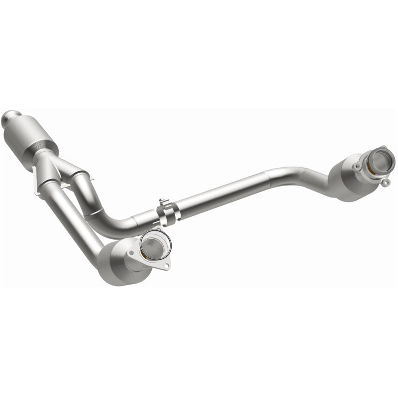 MagnaFlow 14-15 Chevrolet Silverado 1500 Underbody 4.3L / 5.3L Direct-Fit Catalytic Converter