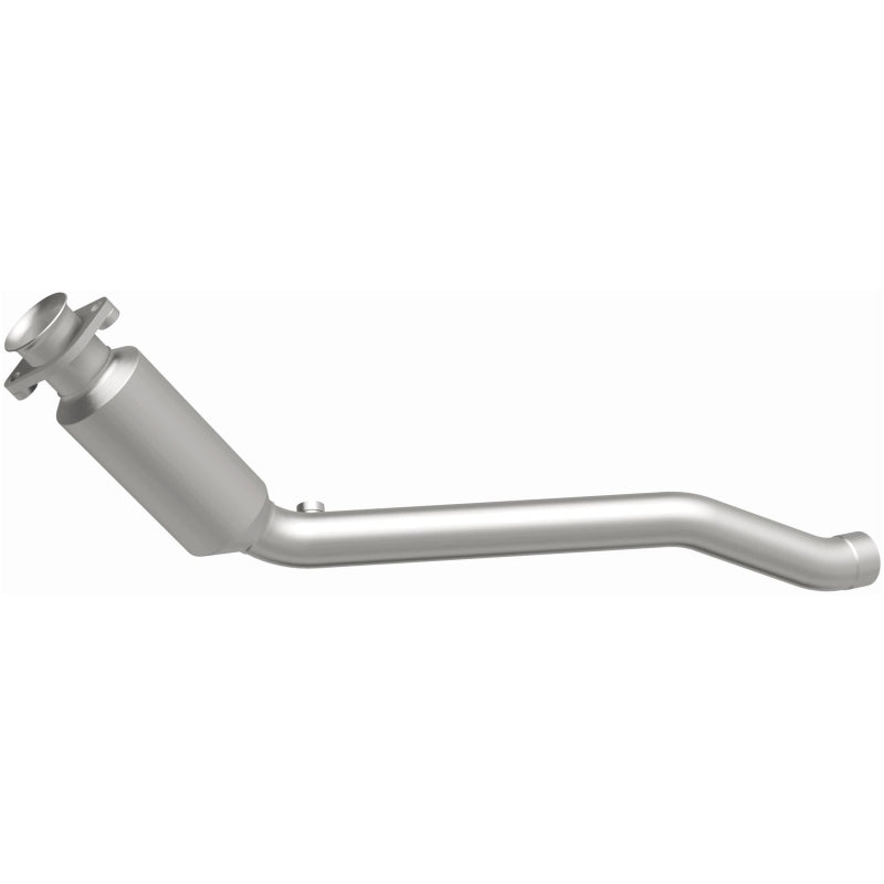 MagnaFlow Direct Fit Catalytic Converter 2010-2013 Land Rover LR4 V8 5 OEM Underbody