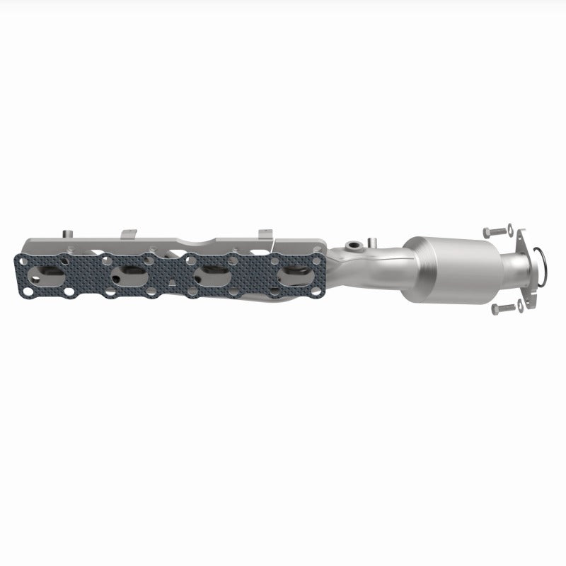 MagnaFlow Direct-Fit SS Catalytic Converter 04-06 Nissan Titan 5.6L V8 (California)