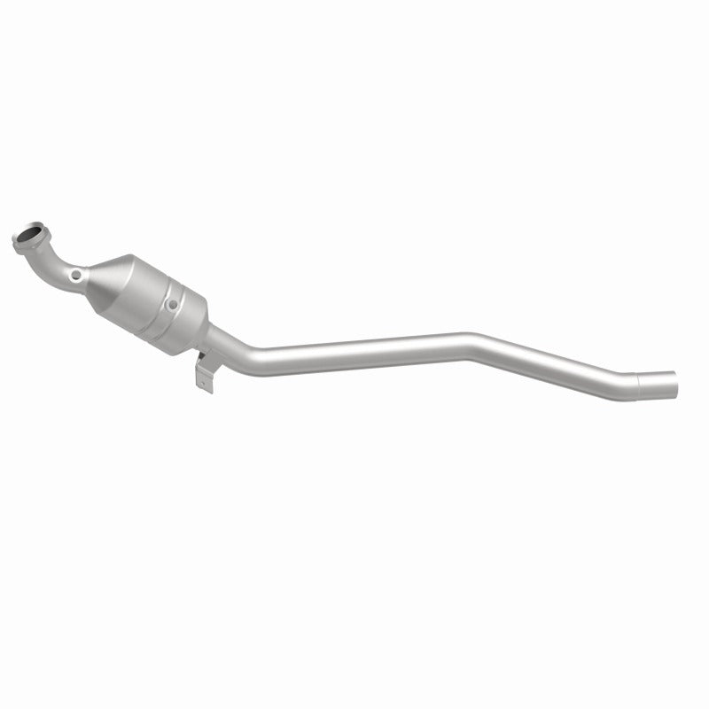 MagnaFlow Direct Fit Catalytic Converter 2006-2011 R350 3.5 L Underbody