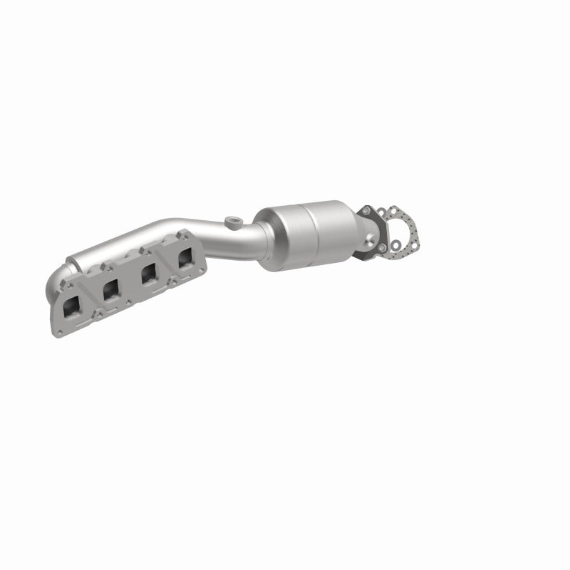 MagnaFlow Direct Fit Catalytic Converter 02-04 VW Passat 4.0L