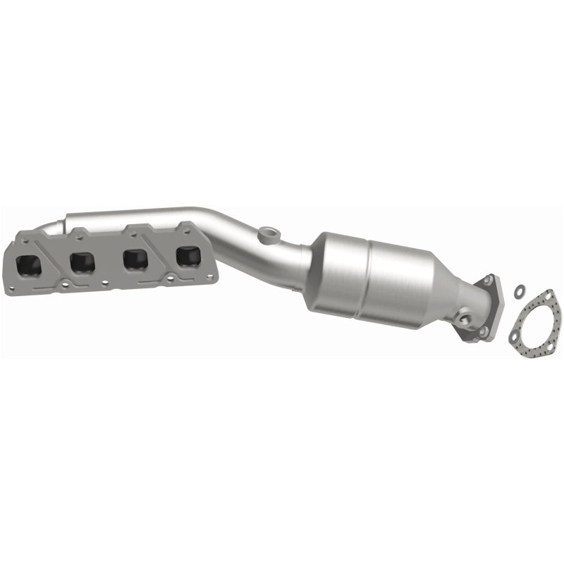MagnaFlow Direct Fit Catalytic Converter 02-04 VW Passat 4.0L