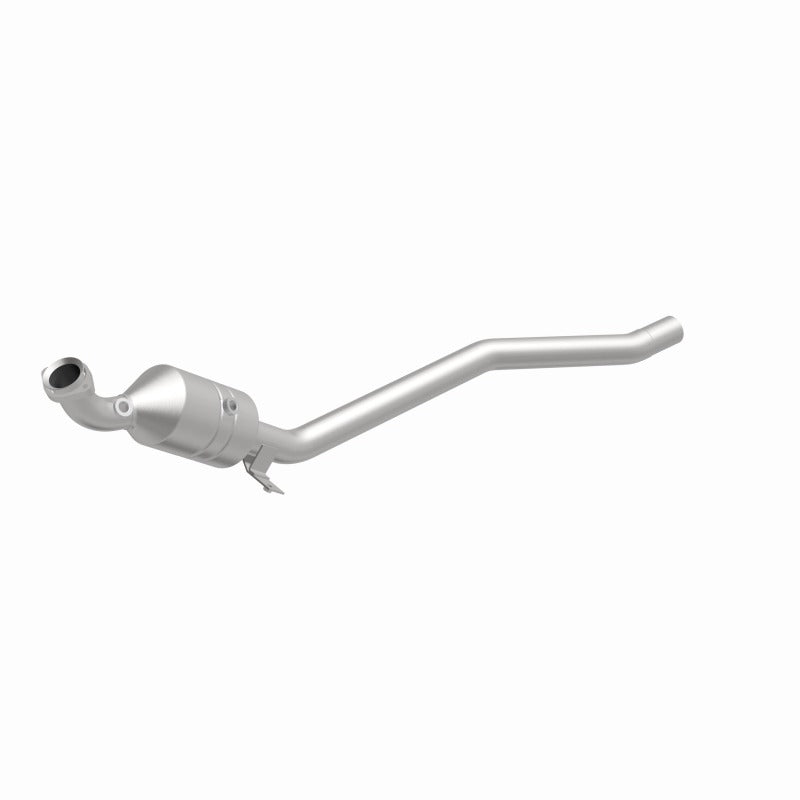 MagnaFlow Direct Fit Catalytic Converter 2006-2011 R350 3.5 L Underbody