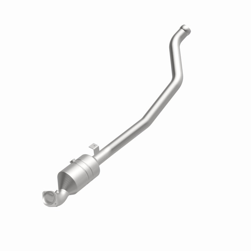MagnaFlow Direct Fit Catalytic Converter 2006-2011 R350 3.5 L Underbody