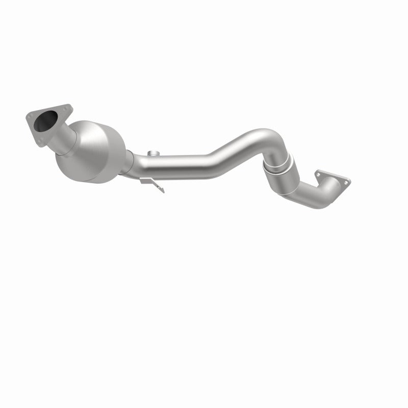 MagnaFlow Direct Fit Catalytic Converter 07 VW Touareg 3.6L Front close