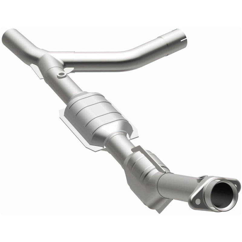 MagnaFlow Direct Fit Catalytic Converter 00-04 Ford E150 4.6L P/S