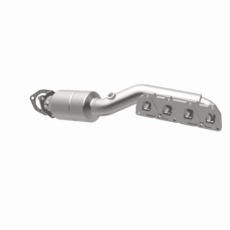 MagnaFlow Direct Fit Catalytic Converter 02-04 Volkswagen Passat 4.0L