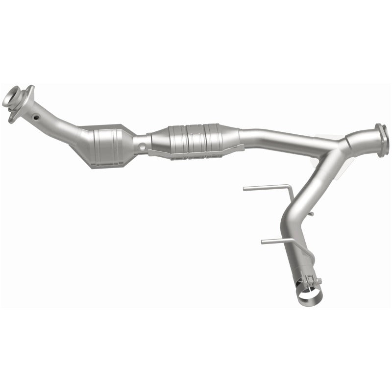 MagnaFlow Direct Fit Catalytic Converter 03-04 Ford Expedition 5.4L V8 Passenger Side