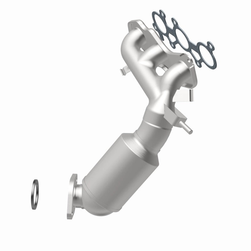 MagnaFlow Direct Fit Catalytic Converter 14-15 Toyota Highlander 3.5L Manifold