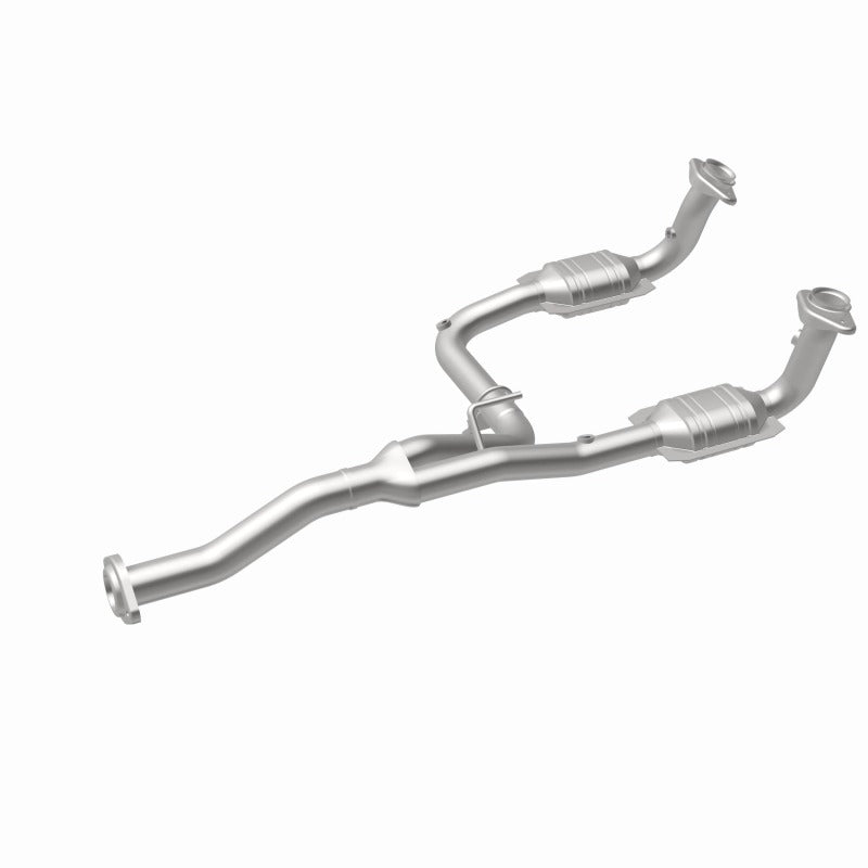 MagnaFlow Direct Fit Catalytic Converter 07 Jeep Liberty 3.7L OEM