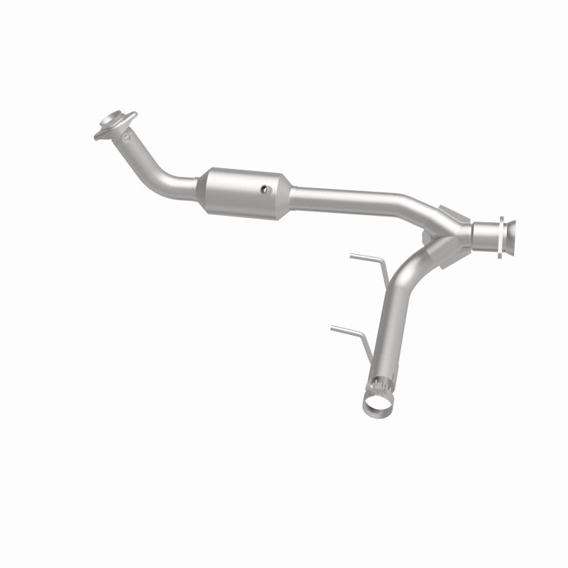 MagnaFlow Direct Fit Catalytic Converter 05-06 Lincoln Navigator 5.4L w/ 3in Main Piping