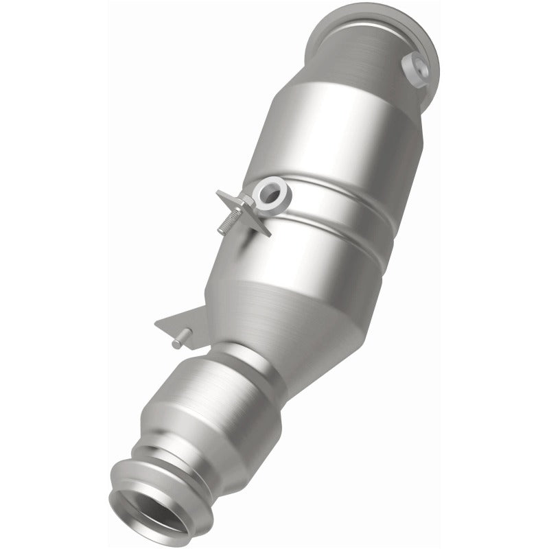 MagnaFlow Direct Fit Catalytic Converter 2016 BMW 428i 2.0L Underbody