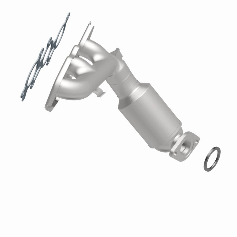 MagnaFlow Direct Fit Catalytic Converter 14-15 Toyota Highlander 3.5L Manifold
