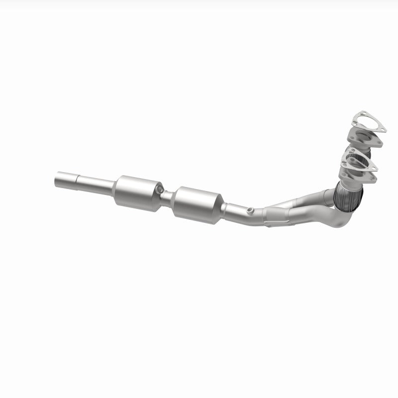 MagnaFlow Direct Fit Catalytic Converter 02-05 Golf 2.8L Underbody