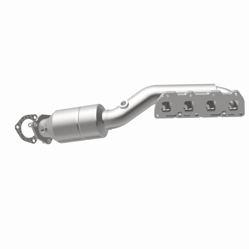 MagnaFlow Direct Fit Catalytic Converter 02-04 Volkswagen Passat 4.0L