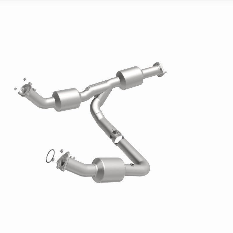 MagnaFlow 18-20 Chevrolet Express 2500 Single Underbody 4.3L Direct Fit Catalytic Converter