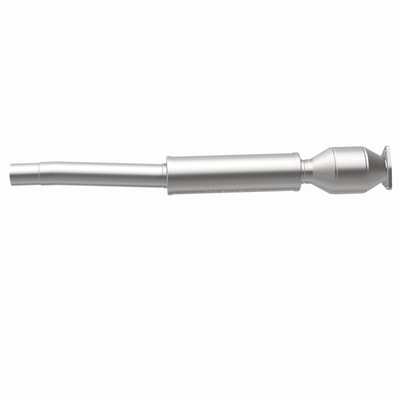 MagnaFlow Direct Fit Catalytic Converter 03-06 VW Phaeton 4.2L PS Rr