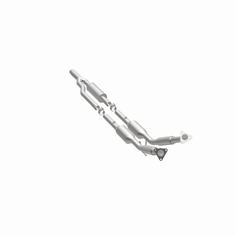 MagnaFlow Direct Fit Catalytic Converter 06- Audi A3 Quattro 3.2L