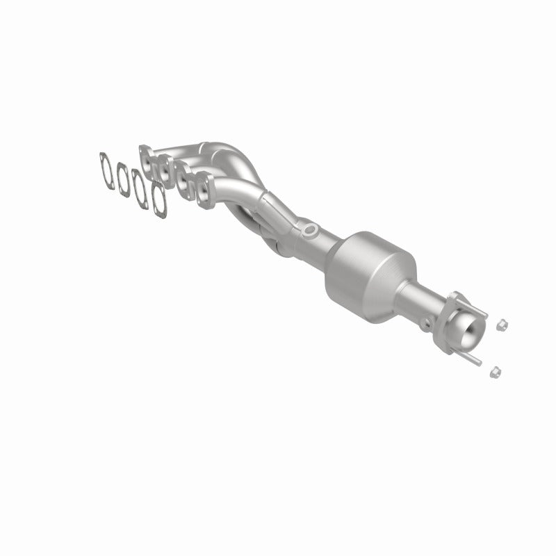 MagnaFlow Direct Fit Catalytic Converter 04-05 BMW 545I 4.4L P/S