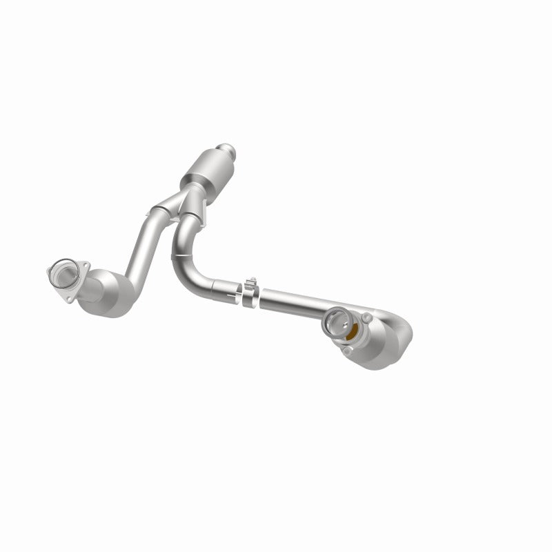 MagnaFlow 14-15 Chevrolet Silverado 1500 Underbody 4.3L / 5.3L Direct-Fit Catalytic Converter