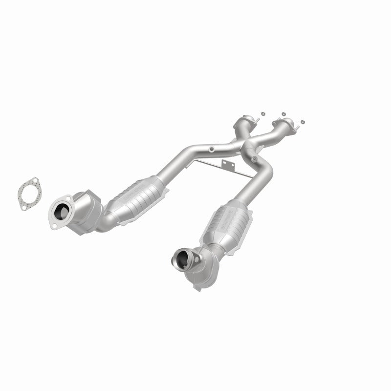 MagnaFlow Direct Fit Catalytic Converter 96-98 Ford Mustang 4.6L