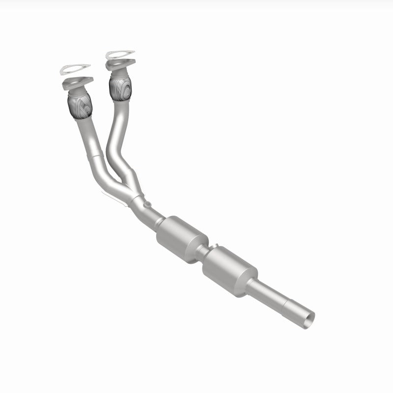 MagnaFlow Direct Fit Catalytic Converter 02-05 Golf 2.8L Underbody