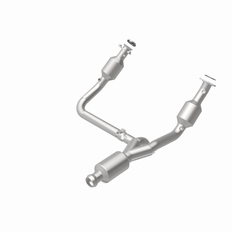 MagnaFlow 14-15 Chevrolet Silverado 1500 Underbody 4.3L / 5.3L Direct-Fit Catalytic Converter
